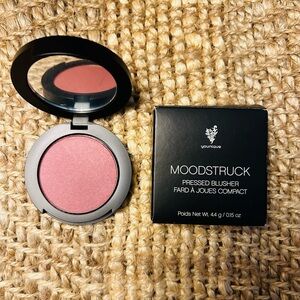 MOODSTRUCK pressed blusher:  Surreal